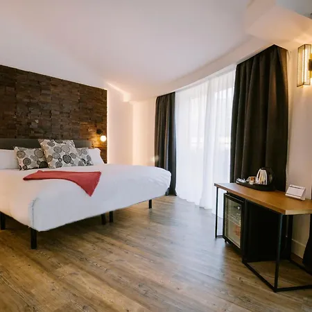 Yomo Centric Otel 4*