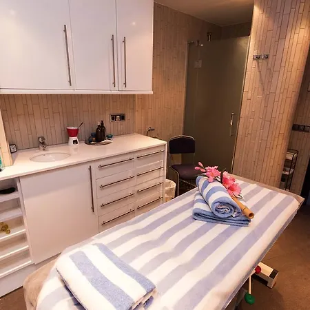 Otel Yomo Centric