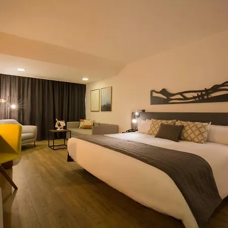 Otel Yomo Centric 4*